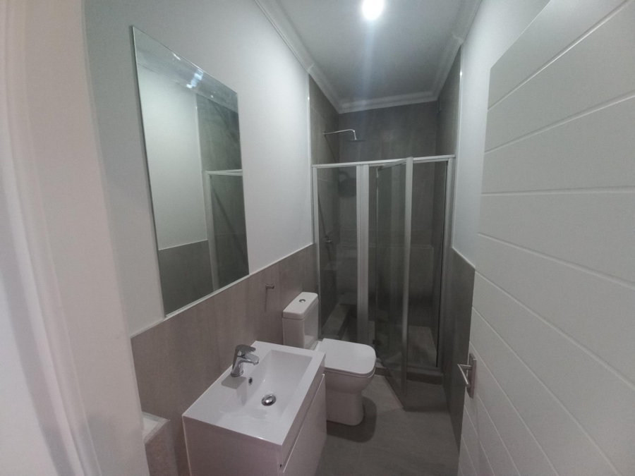 1 Bedroom Property for Sale in Table View Western Cape